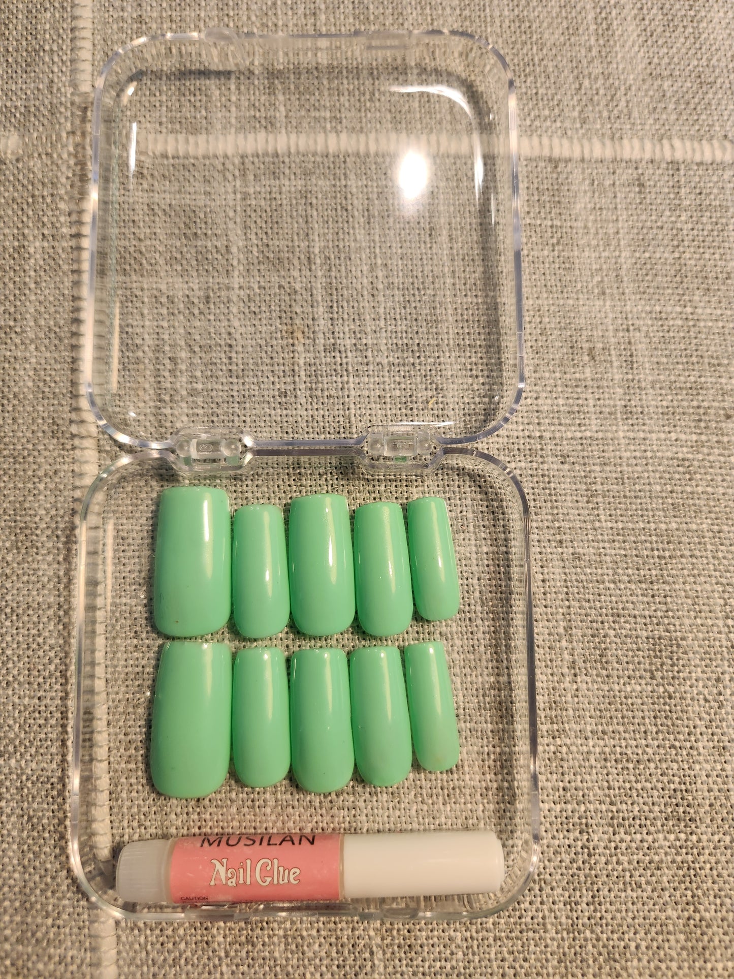 Light green nail set